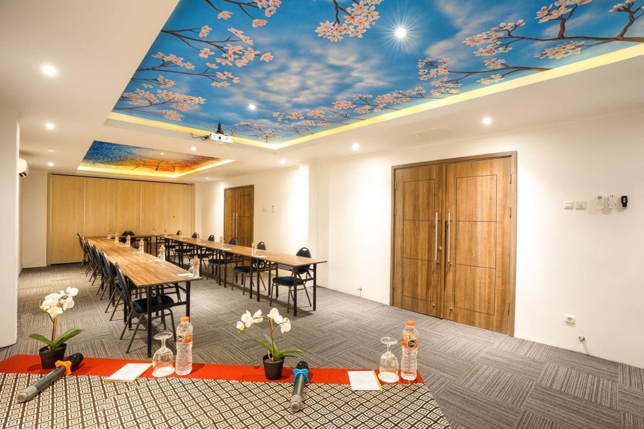Kaloka Airport Hotel Sumbawa Besar Eksteriør billede