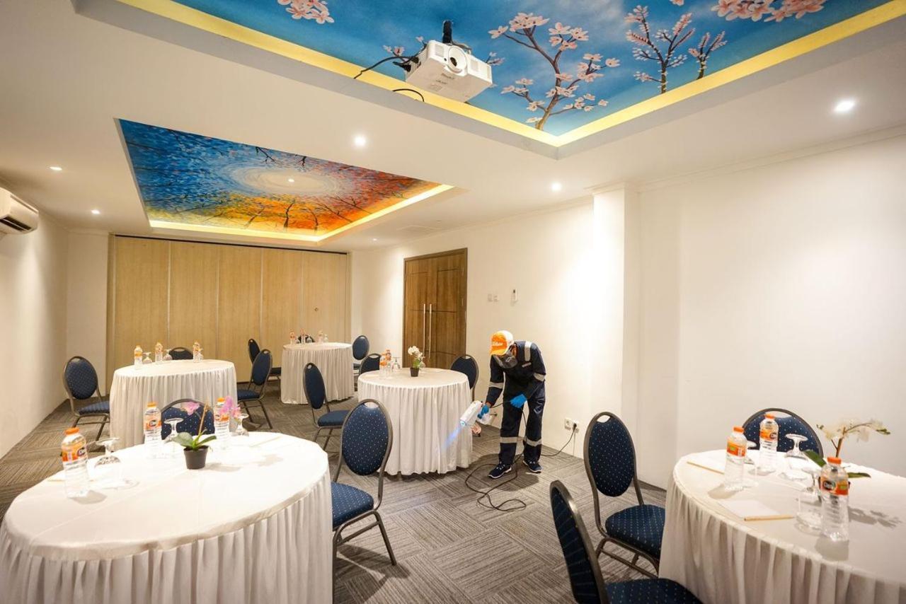 Kaloka Airport Hotel Sumbawa Besar Eksteriør billede