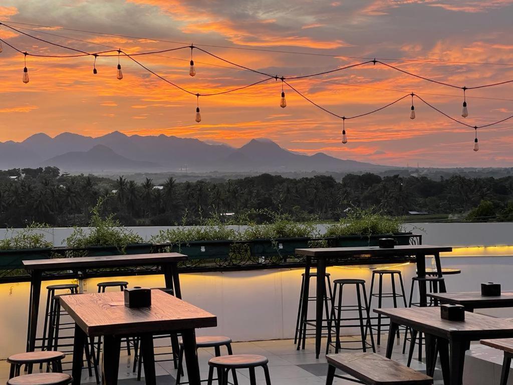 Kaloka Airport Hotel Sumbawa Besar Eksteriør billede