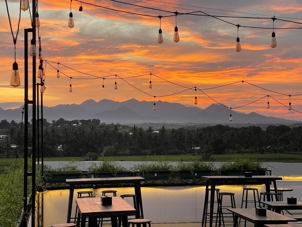 Kaloka Airport Hotel Sumbawa Besar Eksteriør billede