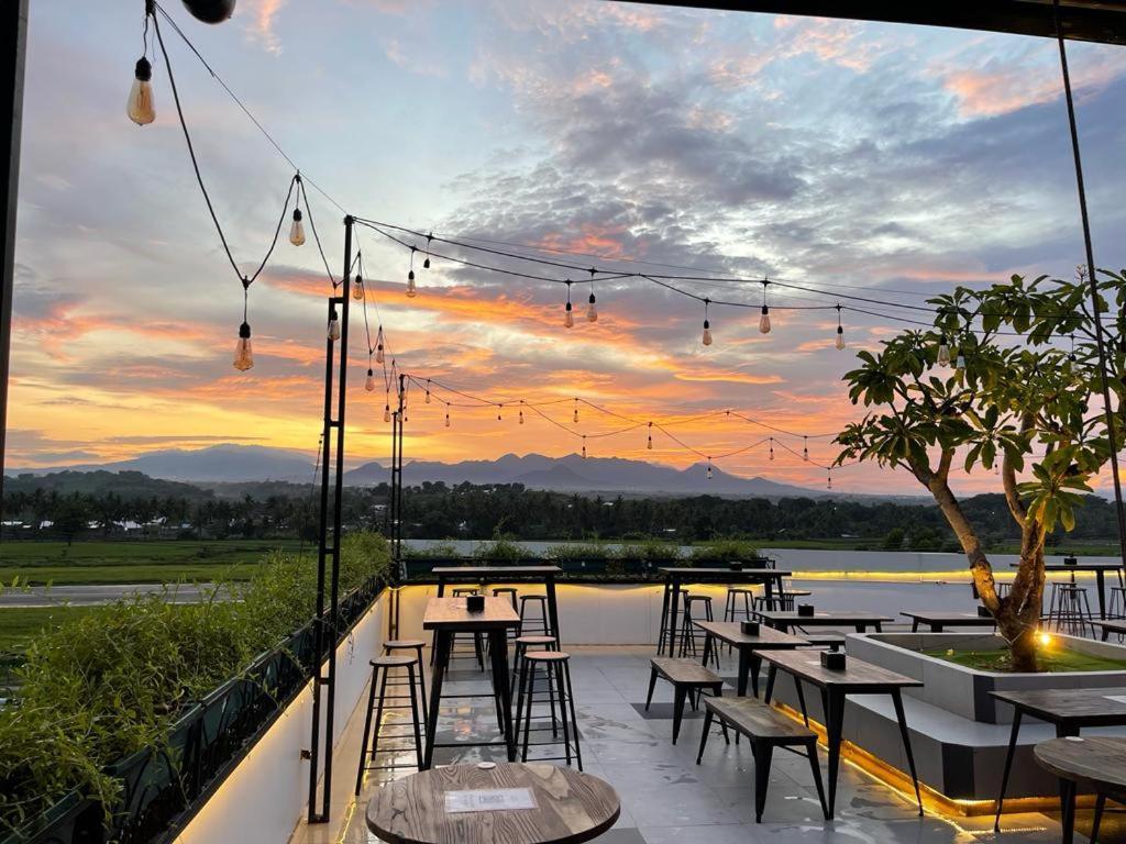 Kaloka Airport Hotel Sumbawa Besar Eksteriør billede