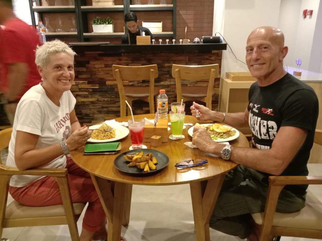 Kaloka Airport Hotel Sumbawa Besar Eksteriør billede